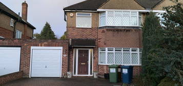 3 bed semi-detached house to rent