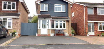 3 bed semi-detached house for sale