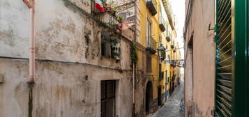 Monolocale via Torquato Tasso 29, Centro Storico - Teatro Verdi, Salerno