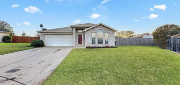 205 Cardinal Ct, Weatherford, TX 76086