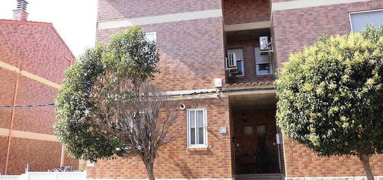 Casa adosada en calle Cuarte en María de Huerva