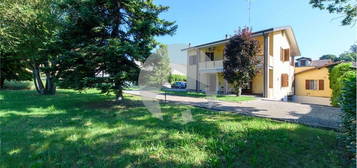 Villa unifamiliare, buono stato, 300 m², Gaida - Cadè, Reggio Emilia