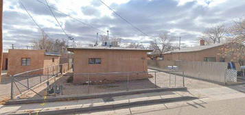 820 Apache Ave NW, Albuquerque, NM 87102