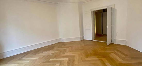 Appartement  à louer, 5 pièces, 3 chambres, 159 m²