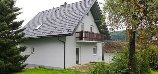 Modernisiertes neu renoviertes Einfamilienhaus mit großem Garten in Ruhelage