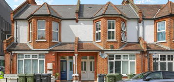 2 bed maisonette for sale