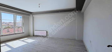 ESENTEPE MAH. YEŞİL CAMİ YAKINI GENİŞ FERAH SATILIK 2+1 DAİRE