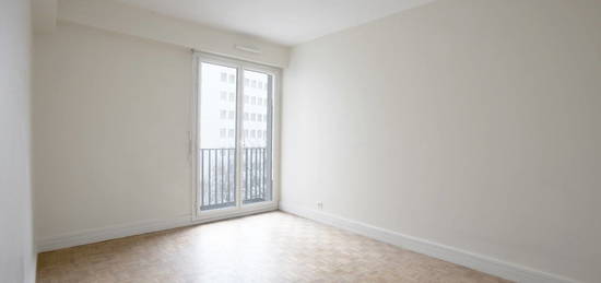 PARIS XV - A LOUER VIDE - BOULEVARD DE GRENELLE  BIR HAKEIM - 3 PIECES - 89 M² - BALCON, CAVE + PARKING