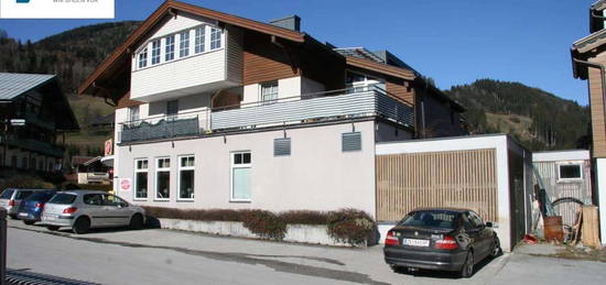 EXKLUSIVES ANGEBOT: 4-Zimmerwohnung mit Balkon und Tiefgaragenplatz