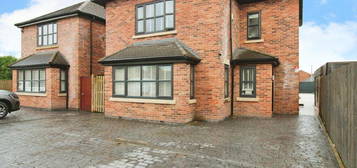 5 bedroom detached house to rent