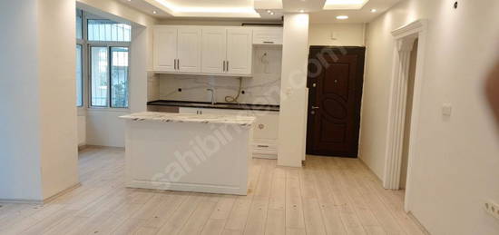 AMERİKAN KIZ KOLEJİ YAKINI KÖŞE DAİRE