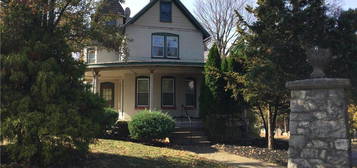 410 N  10th St, Easton, PA 18042