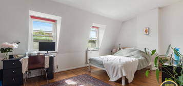 Duplex to rent in Upper Street, London N1