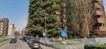 Ampia singola a Monza con spese incluse