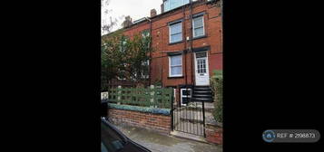 2 bedroom terraced house