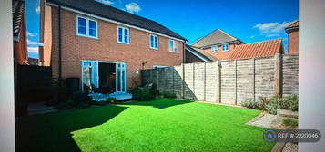 3 bedroom semi-detached house