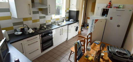 6 bedroom terraced house