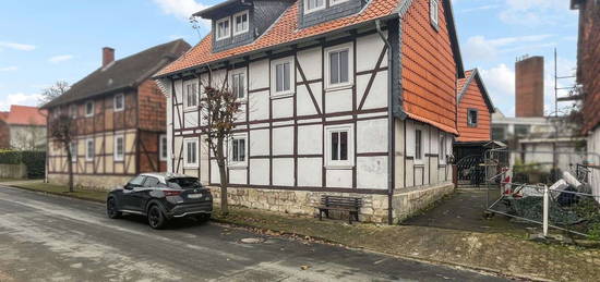 Mehrfamilienhaus mit 3 Wohneinheiten und ca. 203 m² Wohnfläche in Veltheim (Ohe)