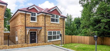 4 bedroom detached house to rent