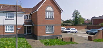 Flat to rent in Elizabeth Court, Harwich CO12