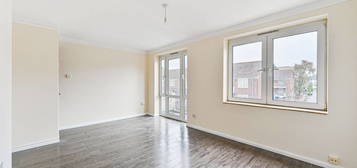 Flat for sale in Garnies Close, Peckham, London SE15