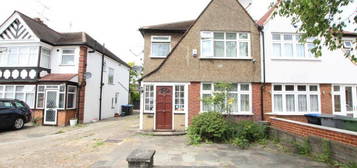 3 bed semi-detached house to rent