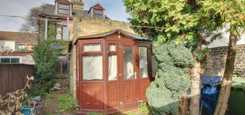 3 bedroom cottage for sale