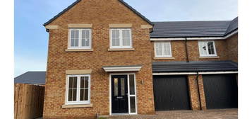 4 bed semi-detached house for sale