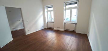 WI-City, Westend: Neu sanierte 2,5-Zimmer-Hochparterre-Wohnung; Gartenmitbenutzung; Stellplatz mögl.