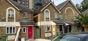 4 bedroom terraced house to rent