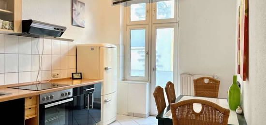 Großzügiges Apartment mit Einbauküche und Balkon in der Innenstadt