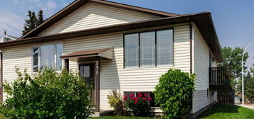 250 Jensen Dr NE, Airdrie, AB T4B 1P5
