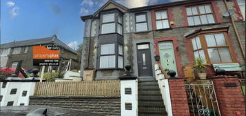 6 bed end terrace house for sale