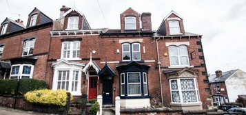 5 bedroom terraced house