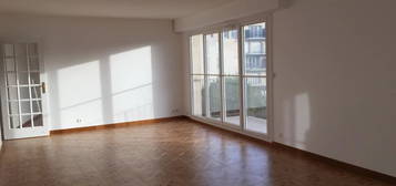 Appartement  à louer, 4 pièces, 2 chambres, 84 m²