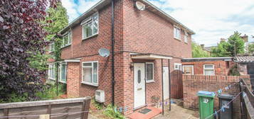 Flat to rent in Park Road, Watford, Hertfordshire WD17