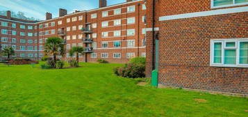 Flat for sale in Myrtle Street, London N1