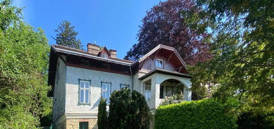 Charmante Jahrhundertwende-Villa auf Südhang im Pressbaumer Zentrum - TEILSANIERT