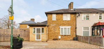 4 bedroom end of terrace house for sale