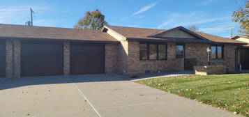 4316 P Ave, Kearney, NE 68847