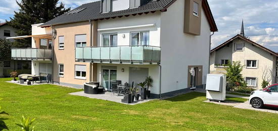 Schicke Neubauwohnung mit sonniger Terrasse