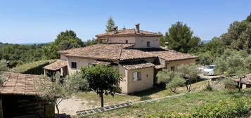 Villa T5 de 139 m2 sur 7850 m2 de terrain