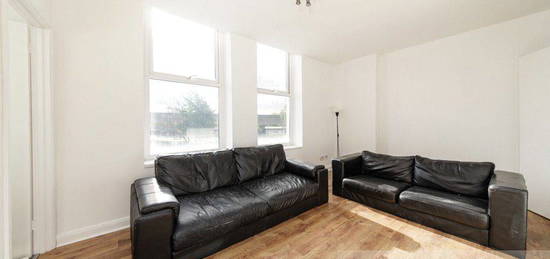 2 bed flat to rent