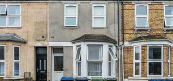 5 bedroom terraced house