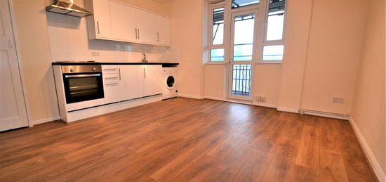 Flat to rent in William Morris House, Margravine Road, London W6