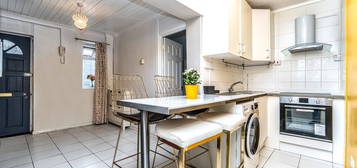 2 bed flat to rent