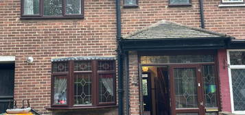 4 bed terraced house to rent