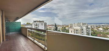 Appartement Marseille 2 pièce(s) plus terrasse de 16m2