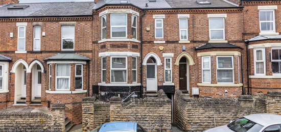 5 bedroom terraced house