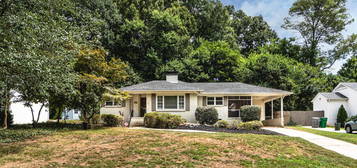 4535 Bradbury Dr, Charlotte, NC 28209